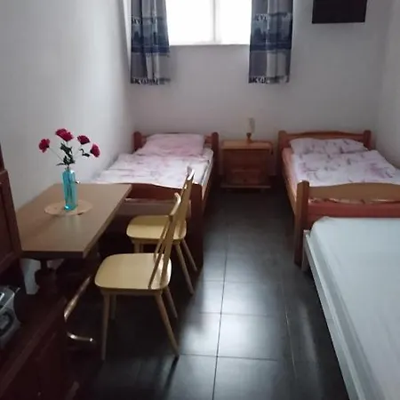 Mfenixs Хостел